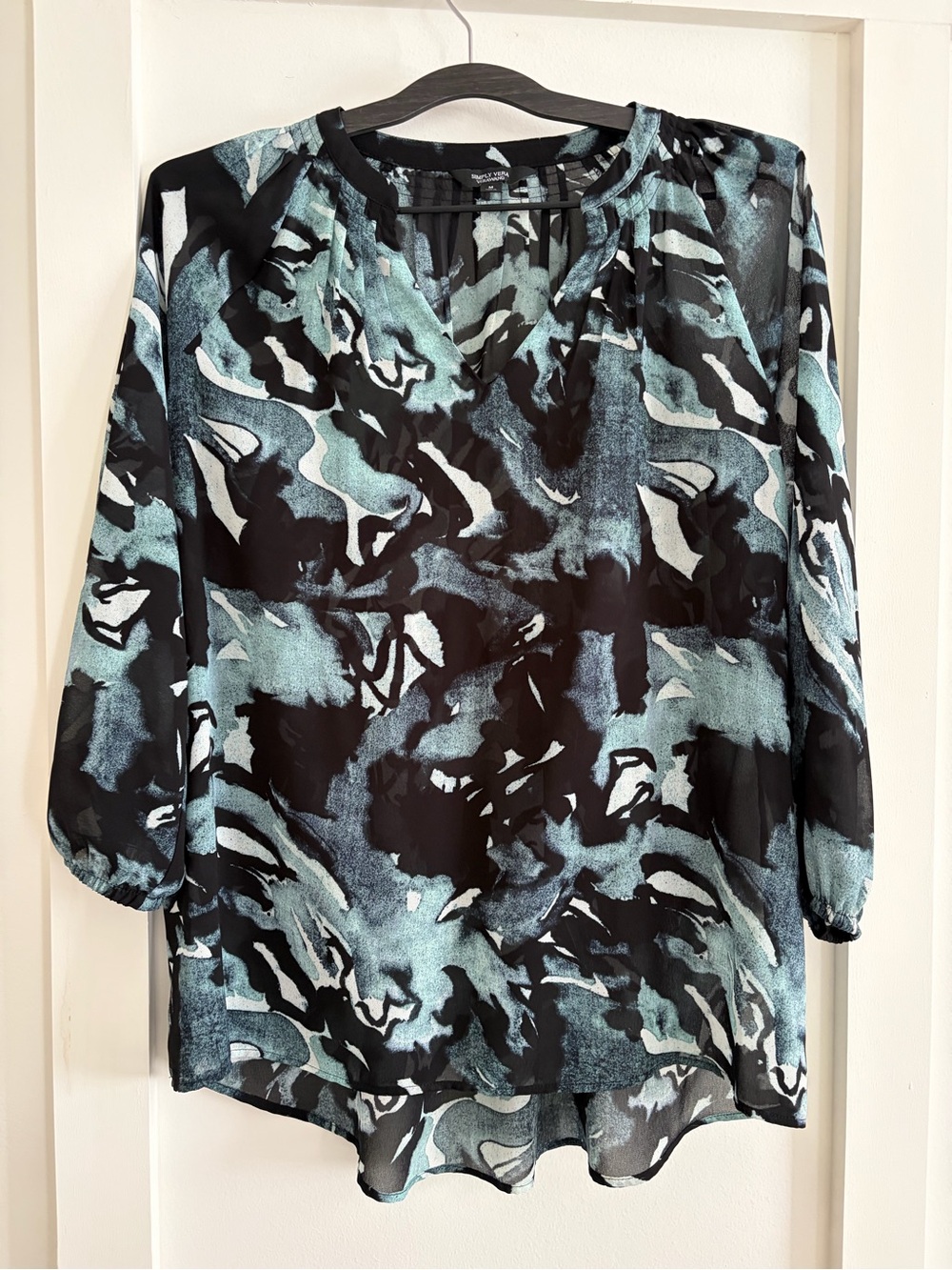 Simply Vera Vera Wang Black and Teal Abstract V-Neck Blouse
